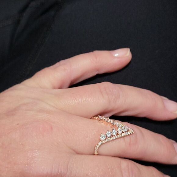 Rose gold v / wishbone shape ring - Picture 5 of 6